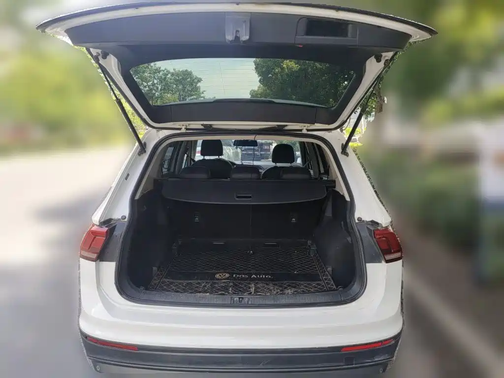 Volkswagen Tiguan L 2018 — фото 10