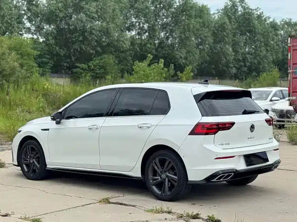 Volkswagen Golf 2025