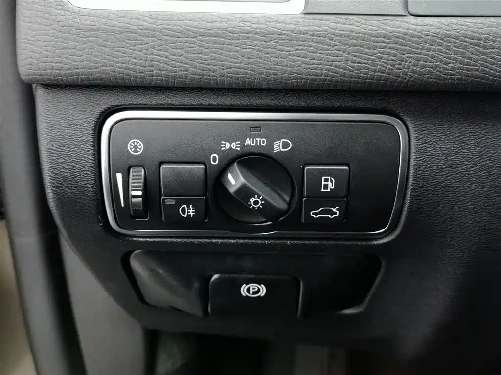 Volvo XC60 2015 — фото 21