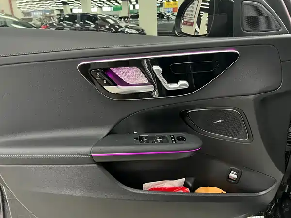 Mercedes-Benz C-Class 2025