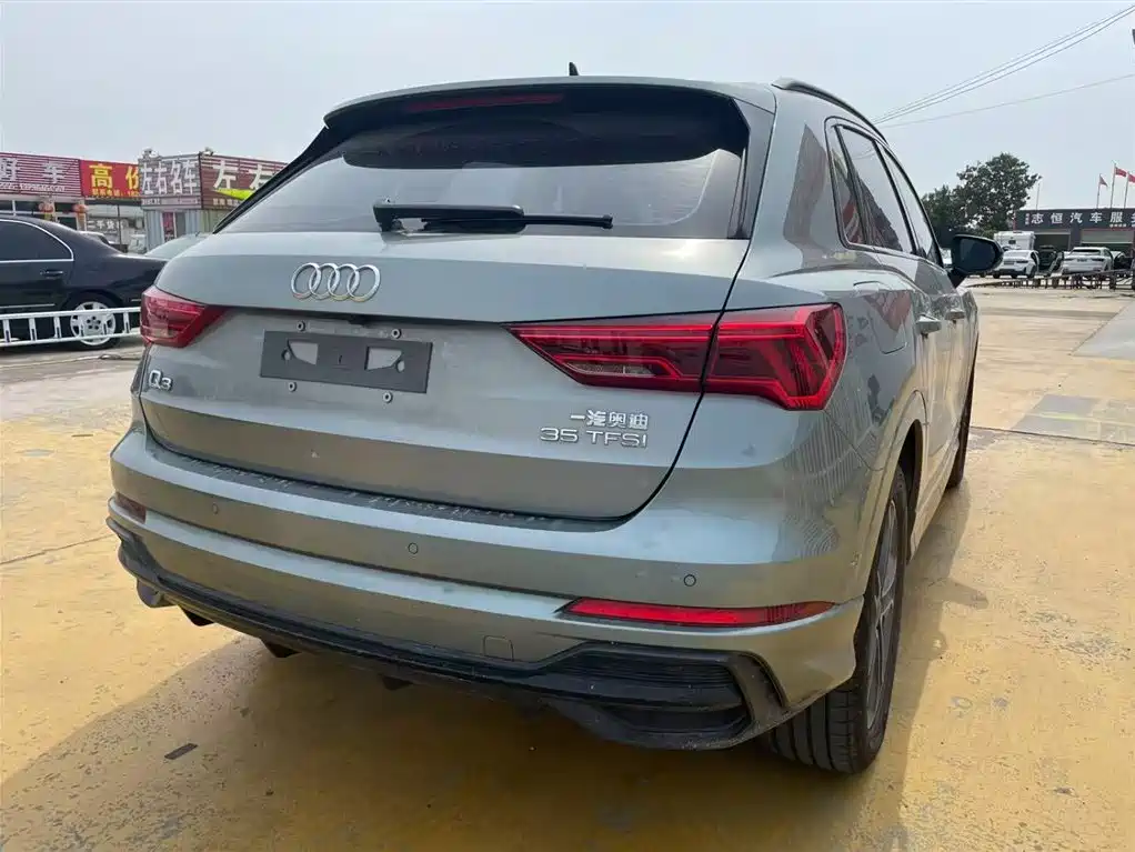 Audi Q3 2023 — фото 10