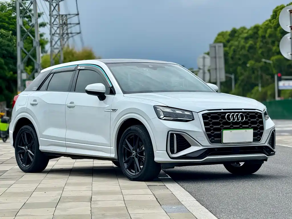 Audi Q2L 2022 — фото 3