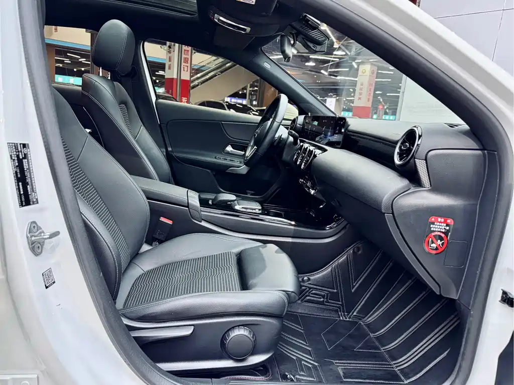 Mercedes-Benz A-Class 2021 — фото 16