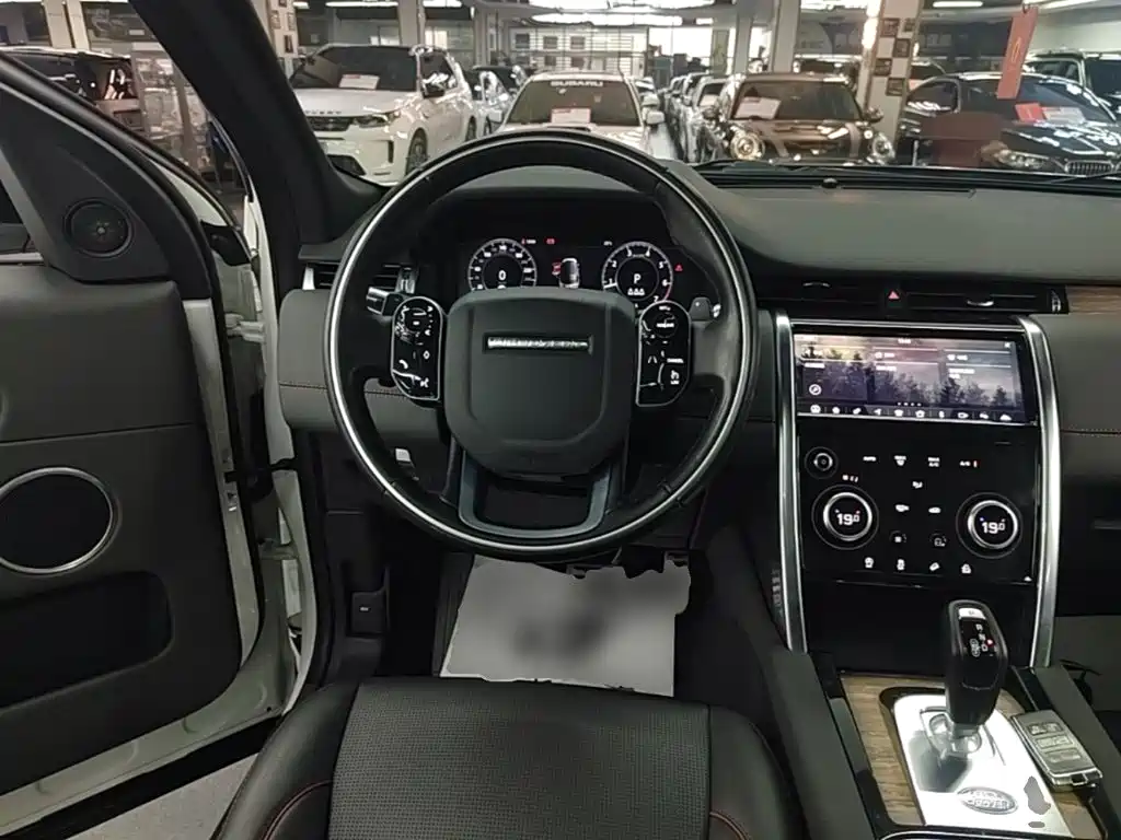 Land Rover Discovery Sport 2020 — фото 11