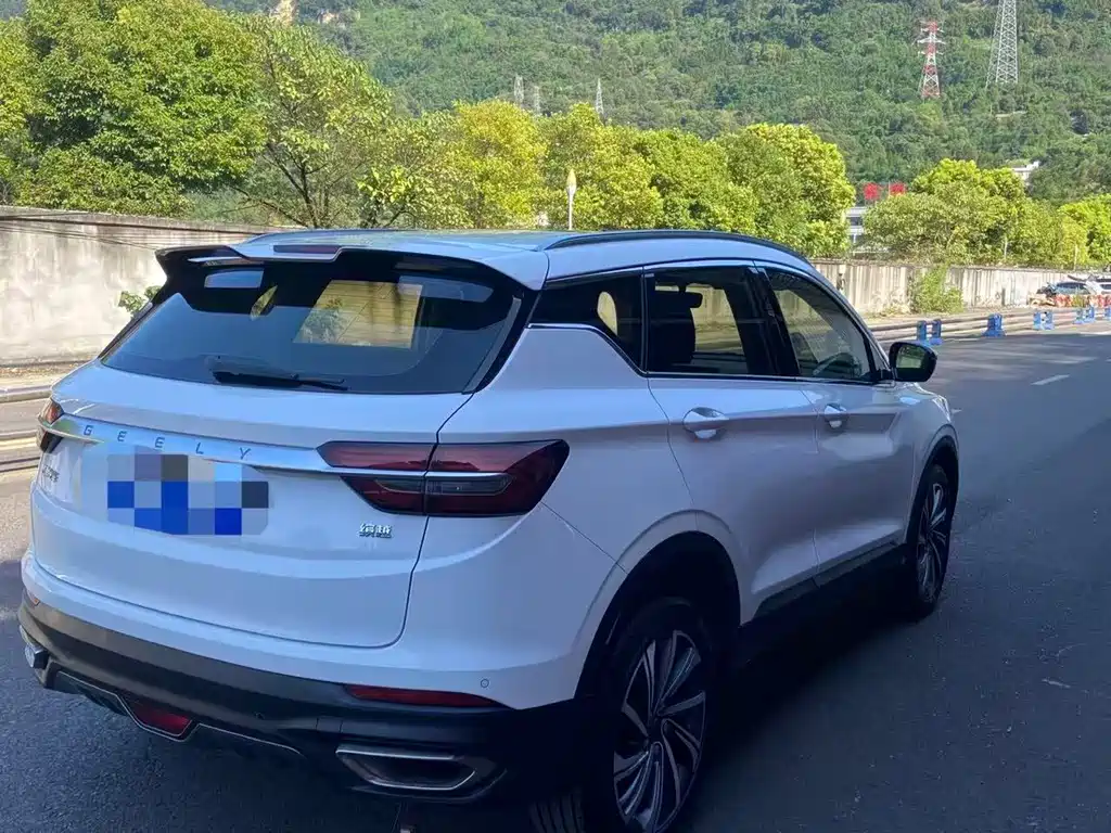 Geely Binyue 2019 — фото 10
