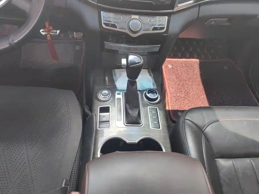 Haval H9 2015 — фото 16