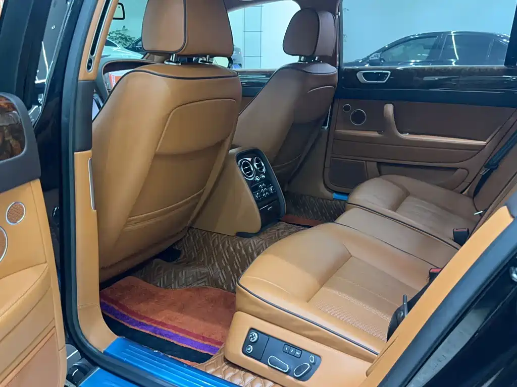 Bentley Flying Spur 2012 — фото 15