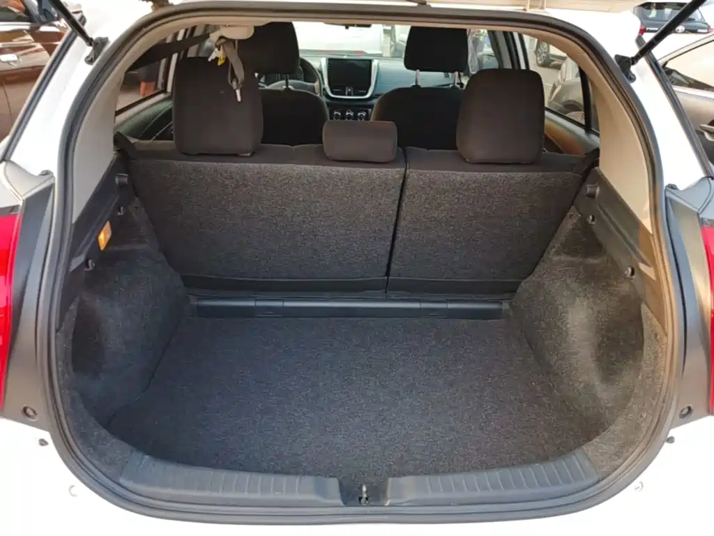 Toyota Yaris L 2018 — фото 19