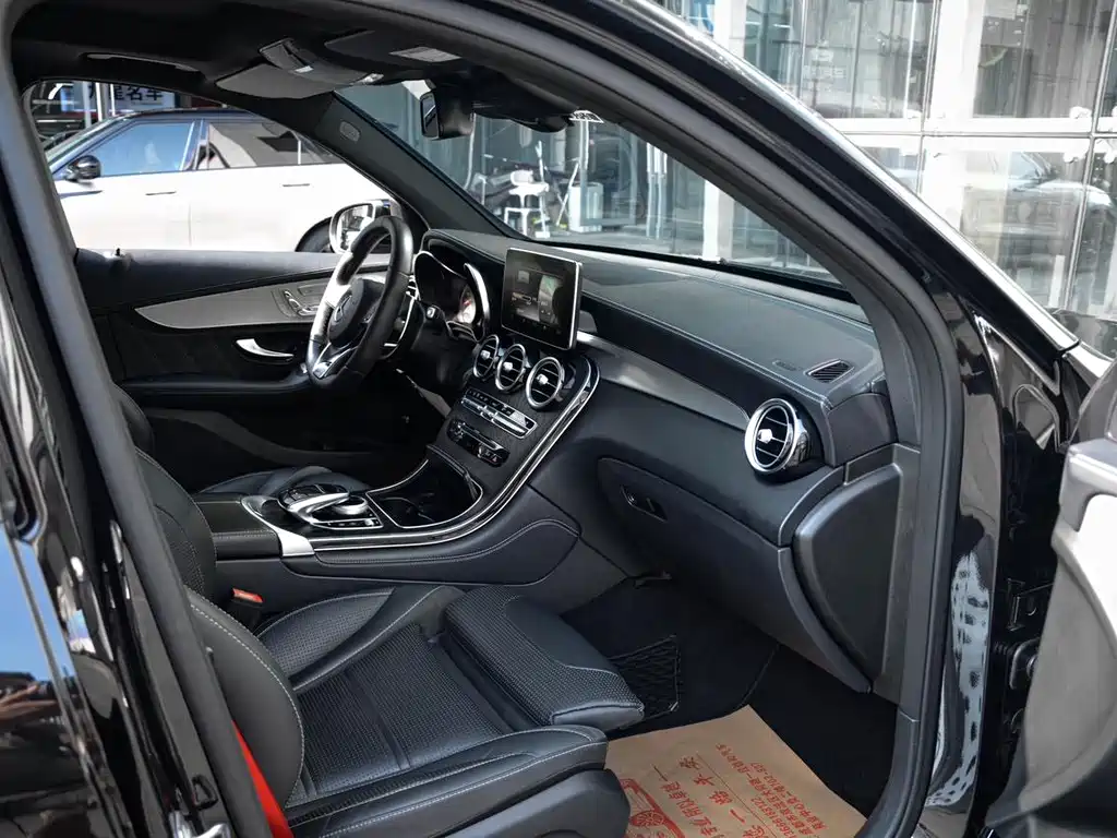Mercedes-Benz GLC AMG 2019 — фото 8