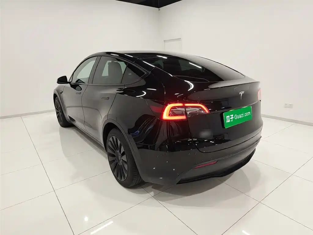 Tesla Model Y 2022 — фото 23
