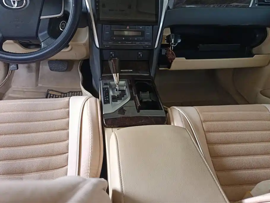 Toyota Camry 2015 — фото 16