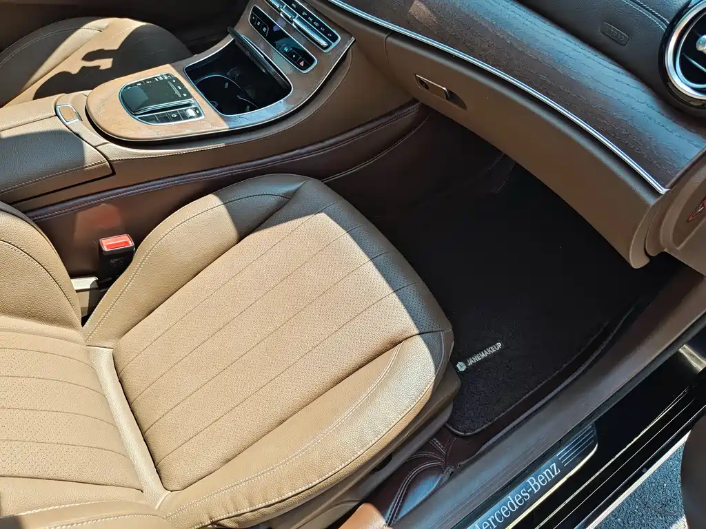 Mercedes-Benz E-Class 2023 — фото 27