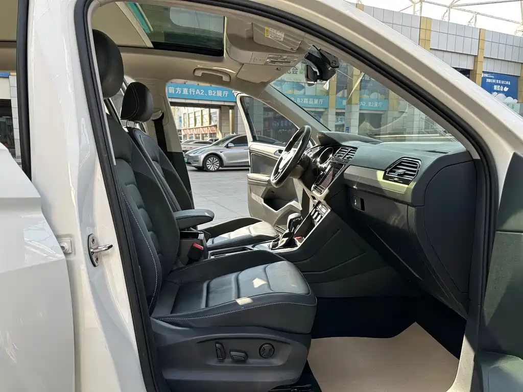 Volkswagen Tiguan L 2019 — фото 11