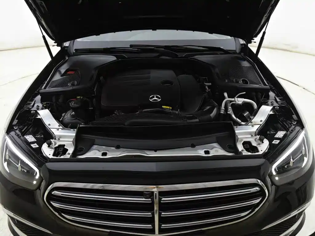 Mercedes-Benz E-Class 2023 — фото 12