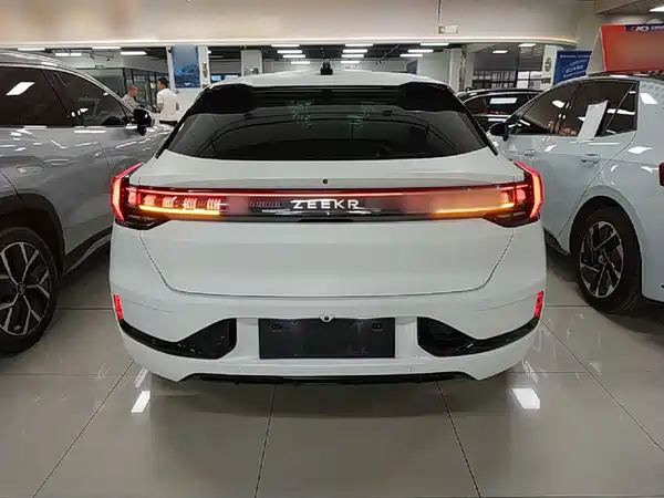 Zeekr 001 2022