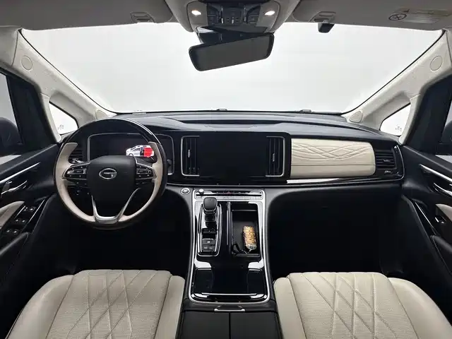 GAC Motor Trumpchi M8 2022 — фото 3