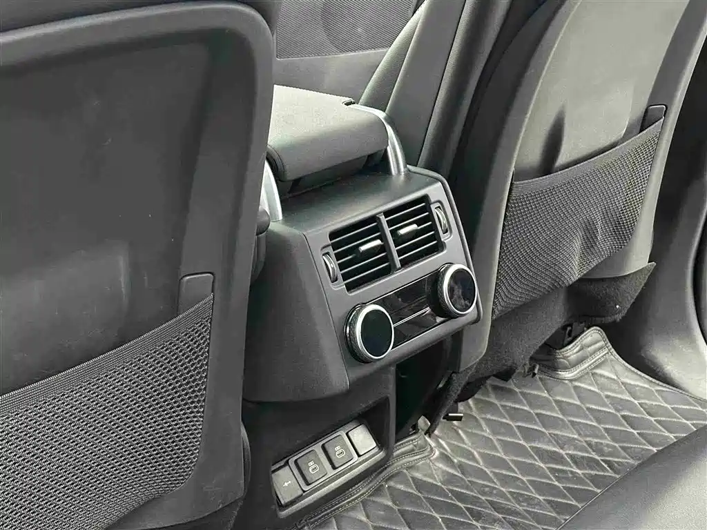 Land Rover Discovery 2025 — фото 11