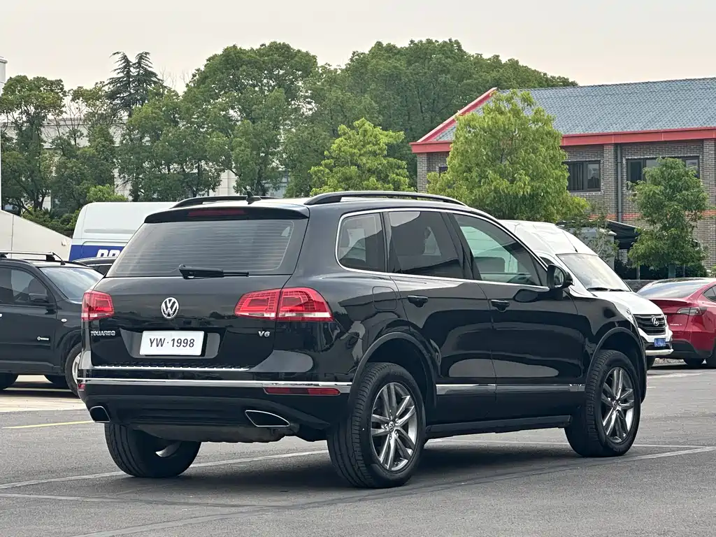 Volkswagen Touareg 2017 — фото 6