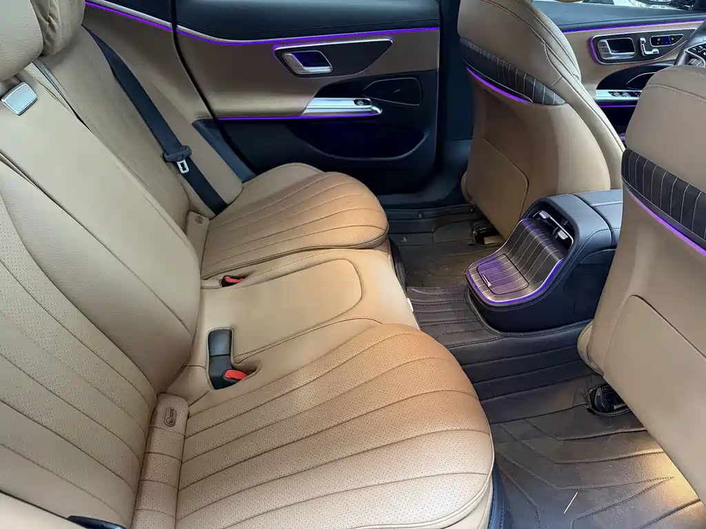 Mercedes-Benz E-Class 2025 — фото 10