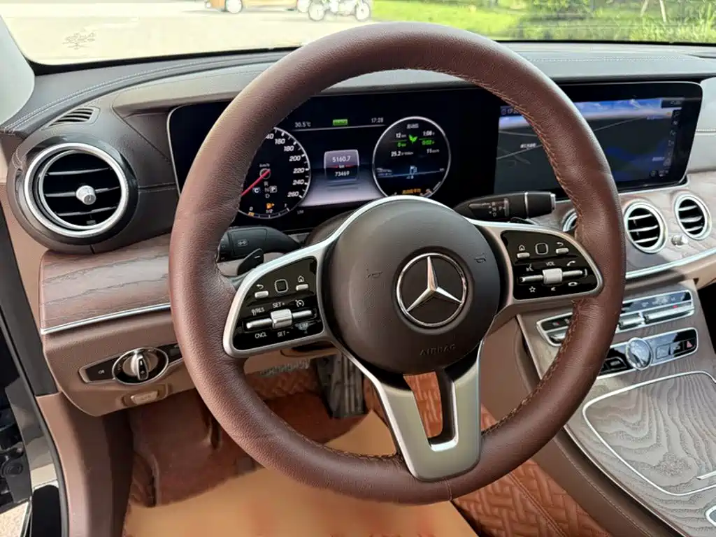 Mercedes-Benz E-Class 2020 — фото 9