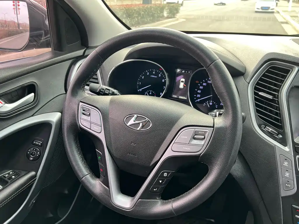 Hyundai Santa Fe 2017 — фото 14