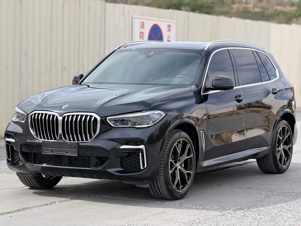 BMW X5 2022 — фото 1