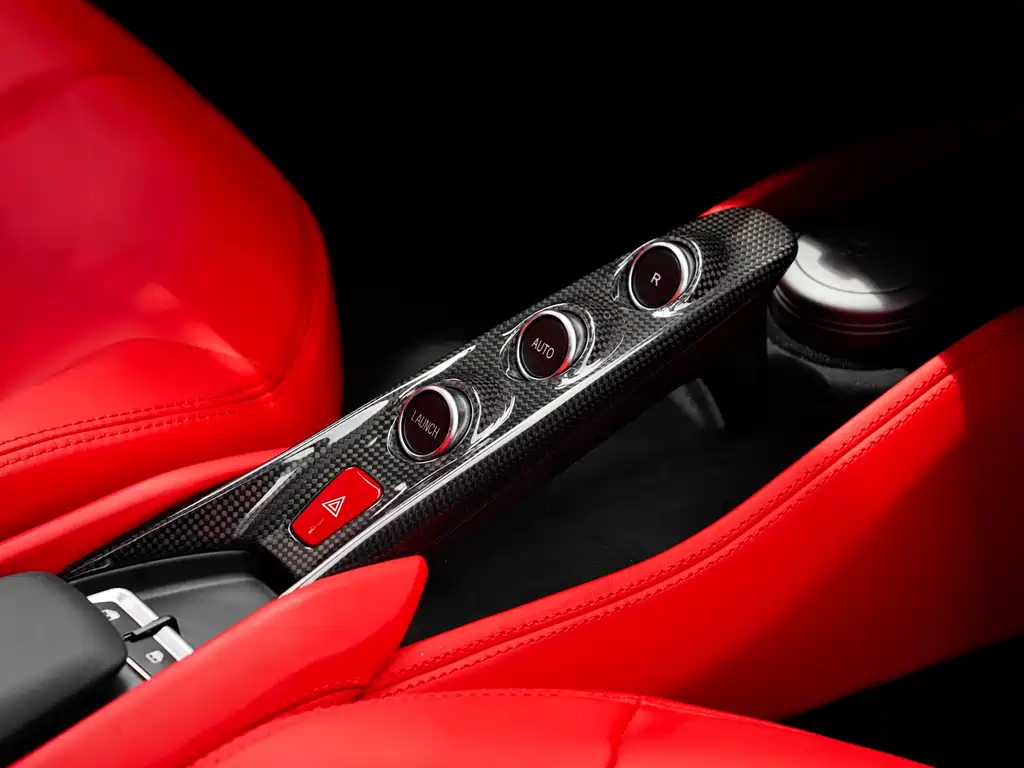 Ferrari F8 2023 — фото 21