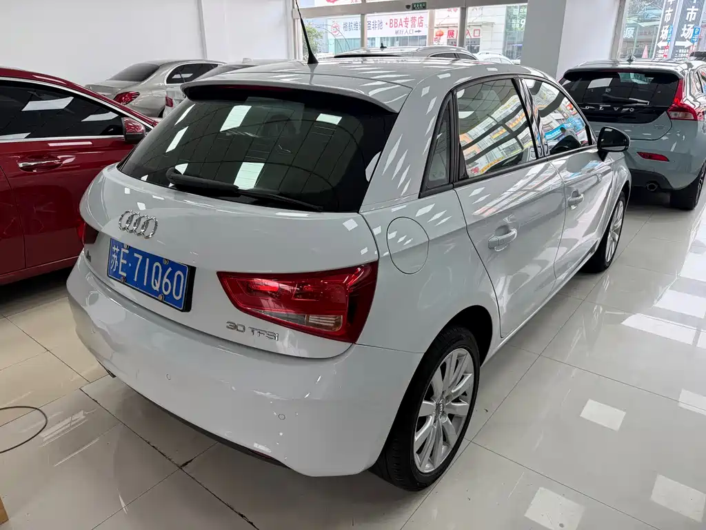 Audi A1 2015 — фото 13