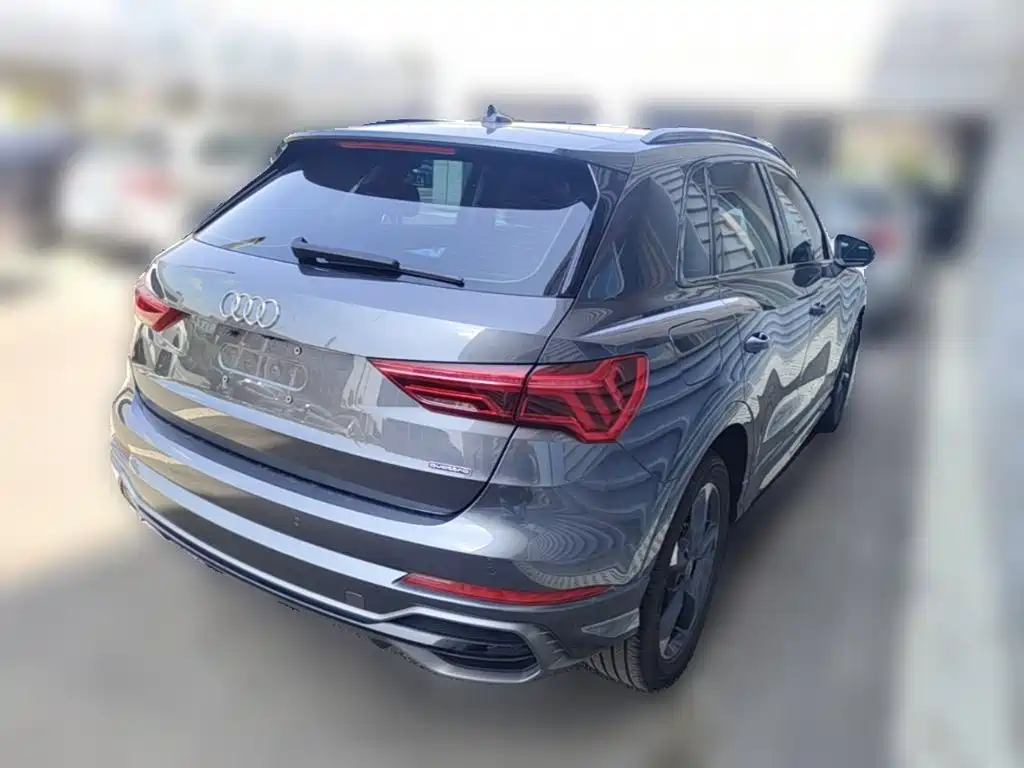 Audi Q3 2019 — фото 12