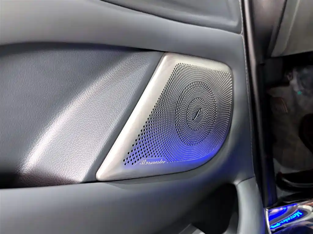 Mercedes-Benz Vito 2023 — фото 25