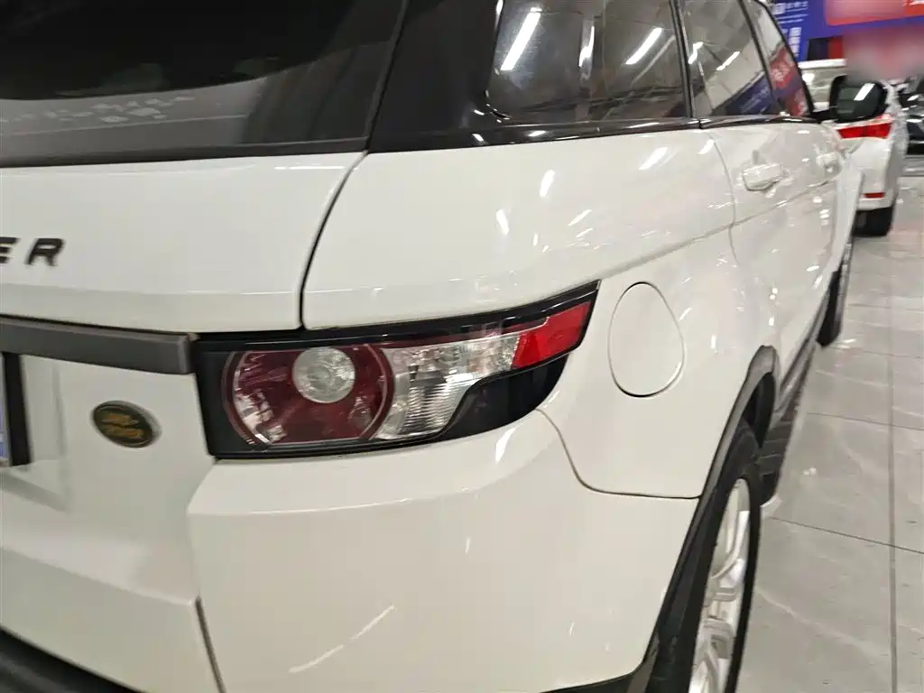 Land Rover Evoque 2015 — фото 24