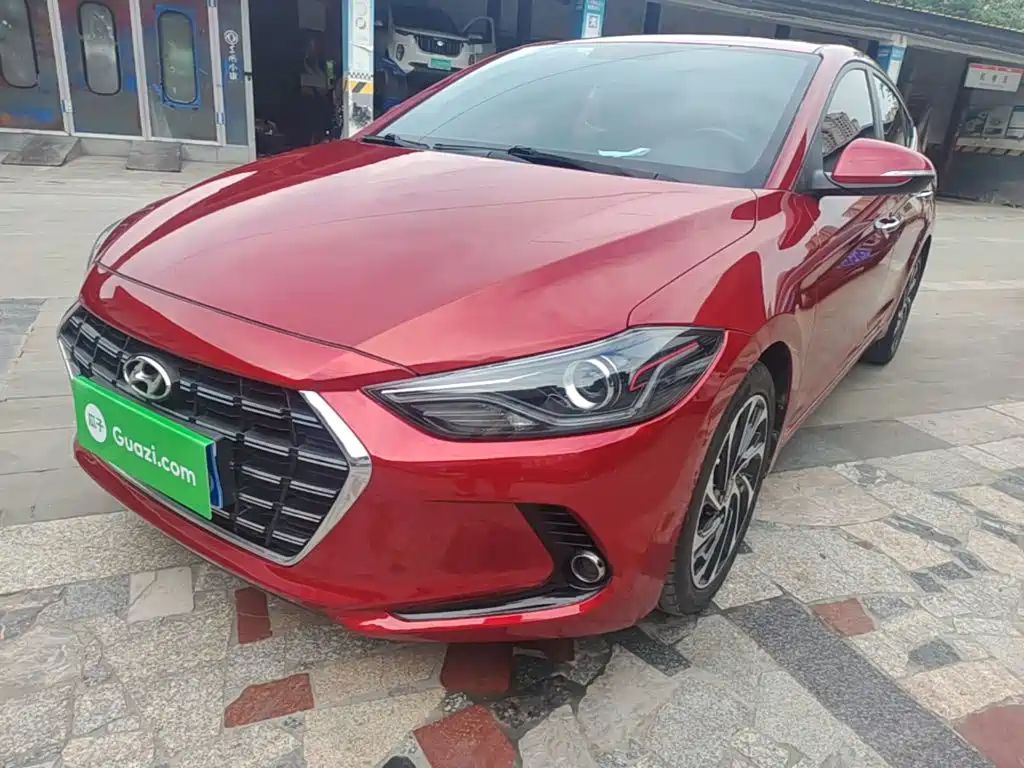 Hyundai Elantra 2019 — фото 2