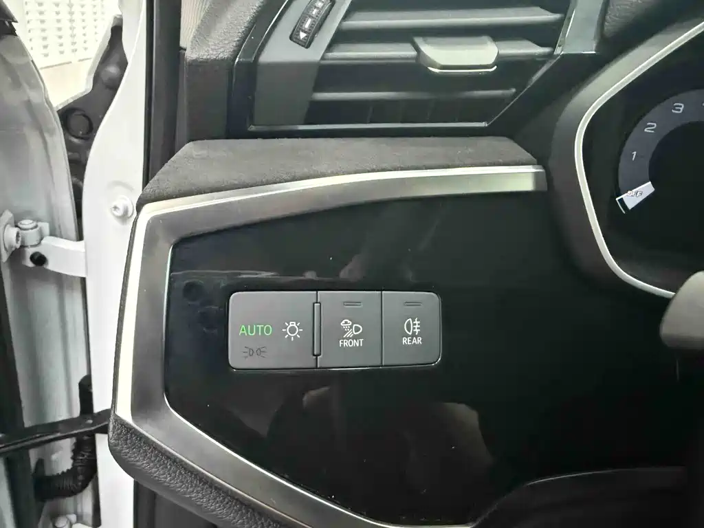Audi Q3 2023 — фото 17