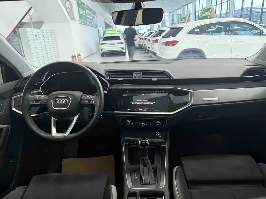 Audi Q3 2023 — фото 22