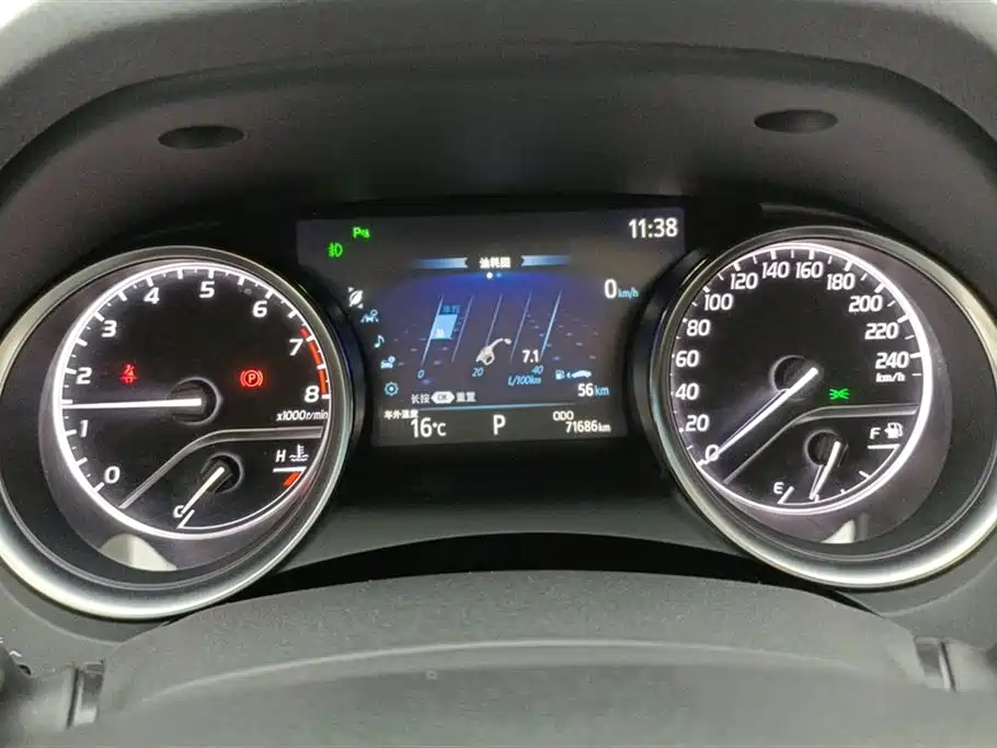 Toyota Camry 2020 — фото 14
