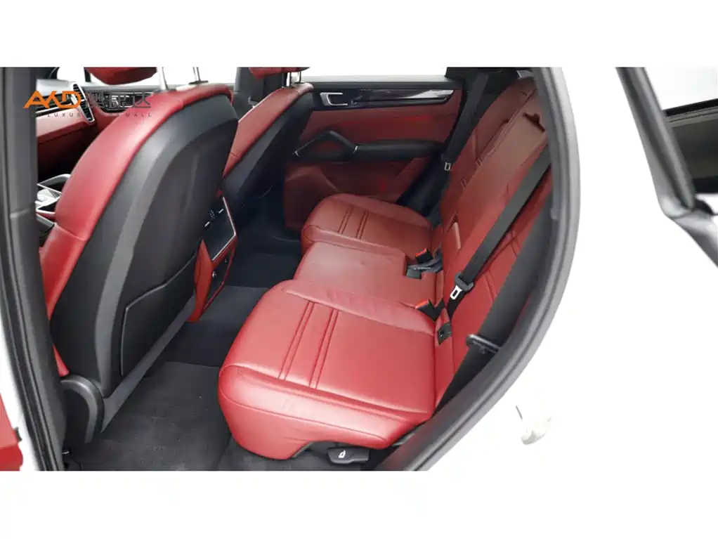 Porsche Cayenne Hybrid 2023