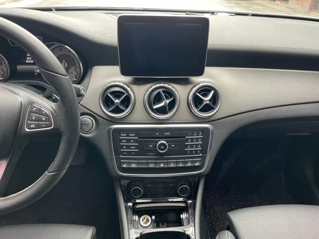 Mercedes-Benz GLA 2016 — фото 10