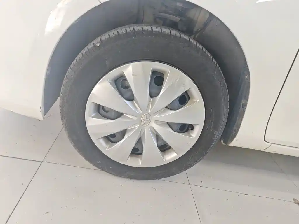 Toyota Yaris L 2020 — фото 25