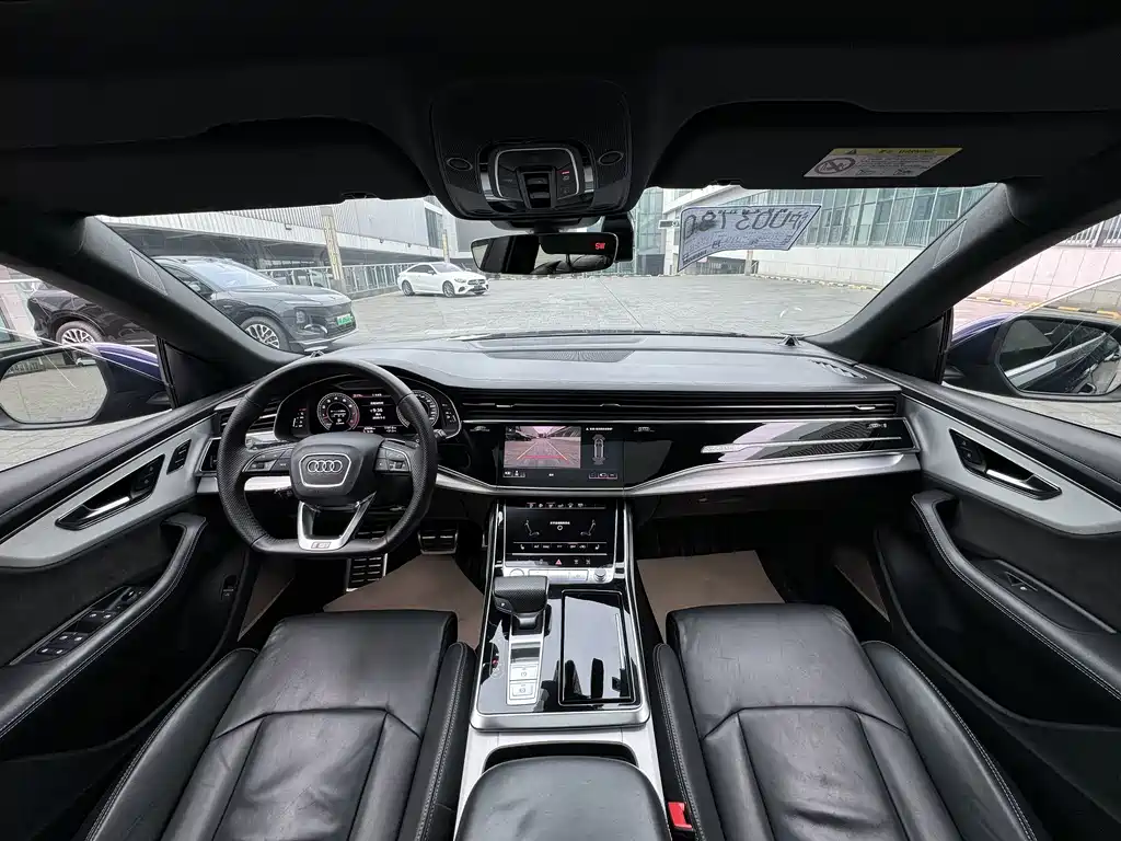 Audi Q8 2019 — фото 12