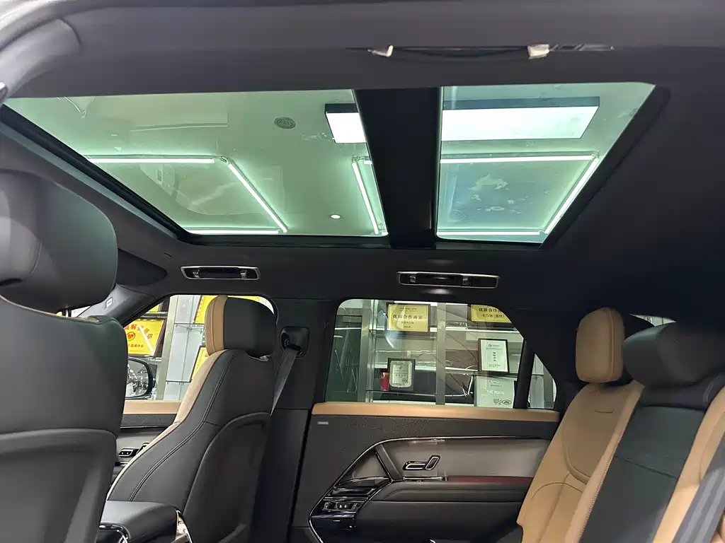 Land Rover Range Rover Sport 2024 — фото 11