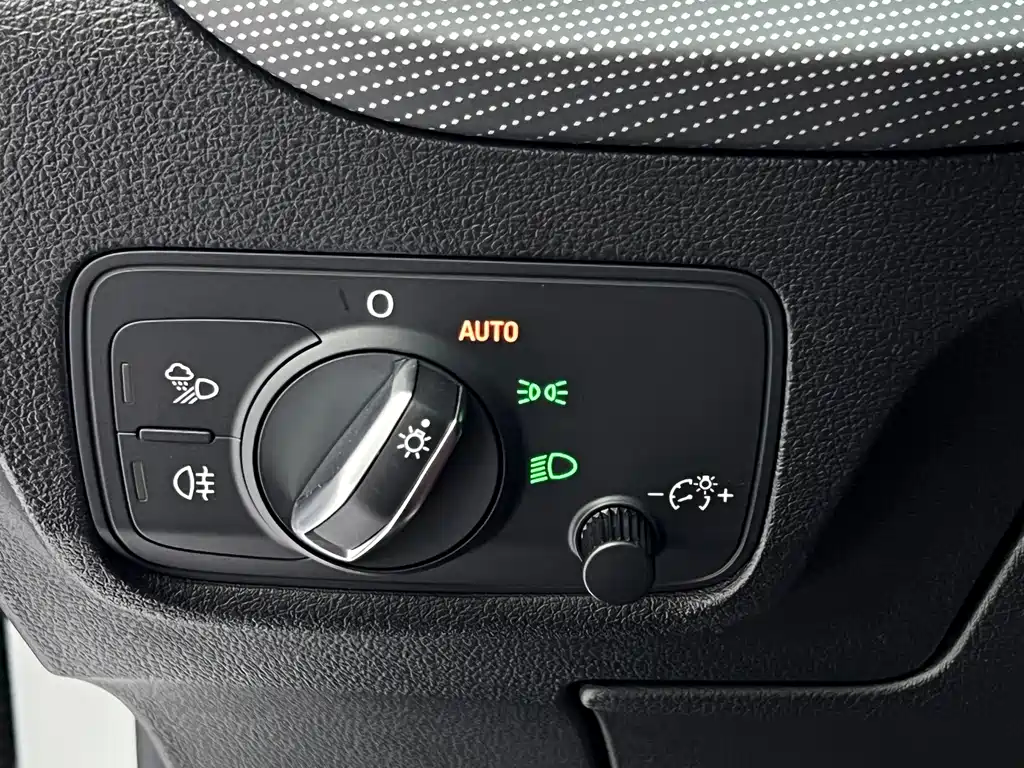 Audi Q2L 2022 — фото 18