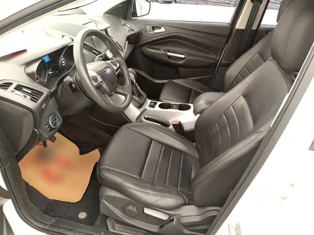 Ford Kuga 2015 — фото 15