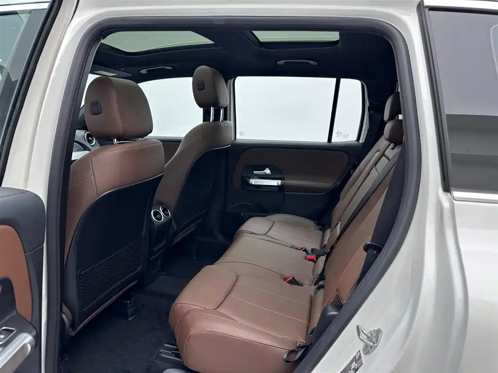Mercedes-Benz GLB 2023 — фото 19