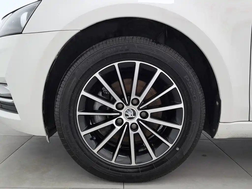 Skoda Octavia 2020 — фото 17