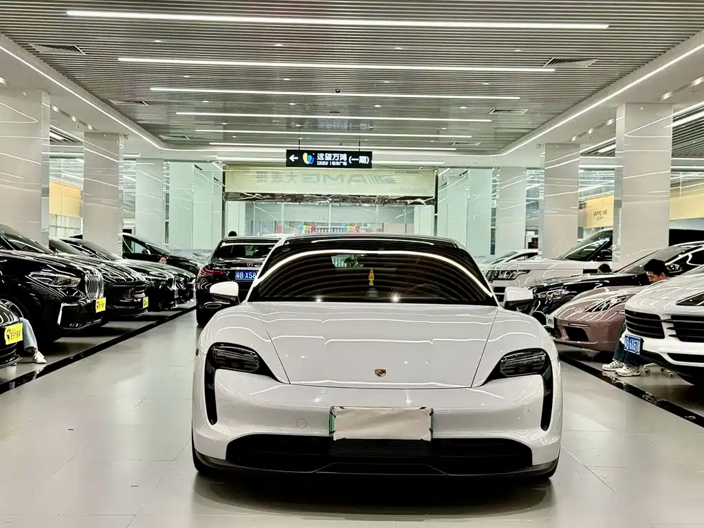 Porsche Taycan 2021