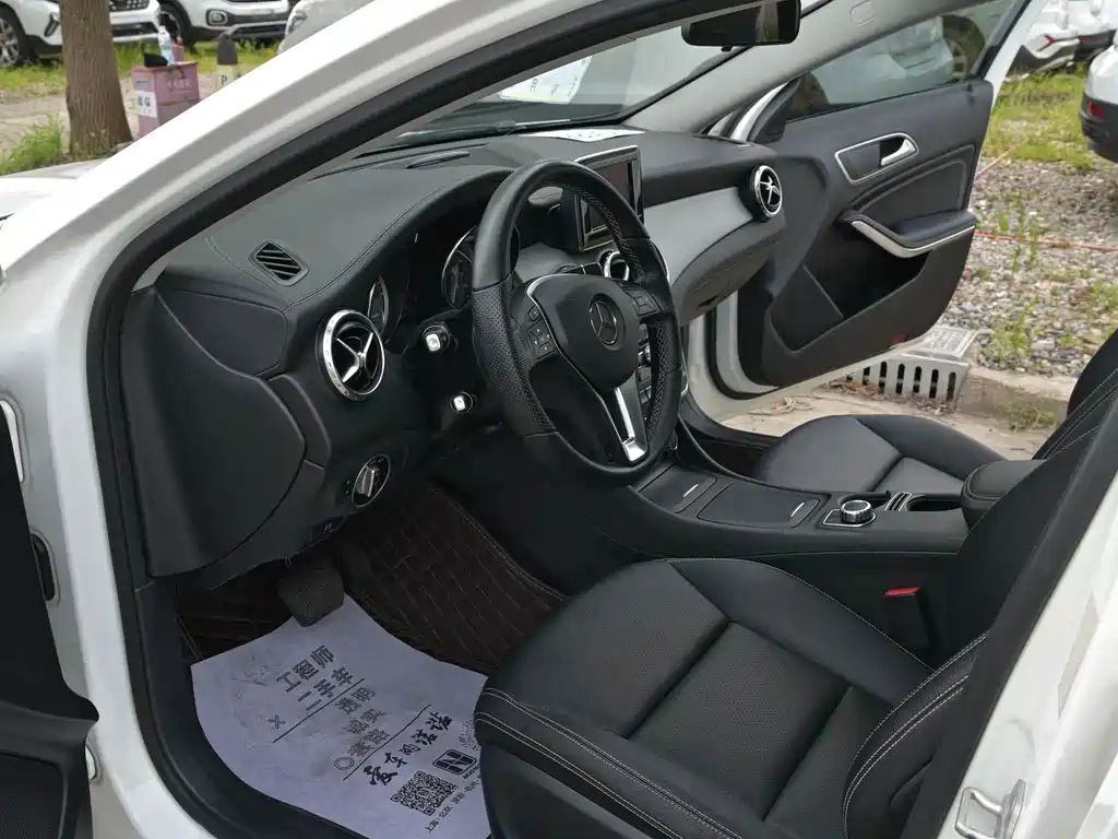 Mercedes-Benz GLA 2015 — фото 10