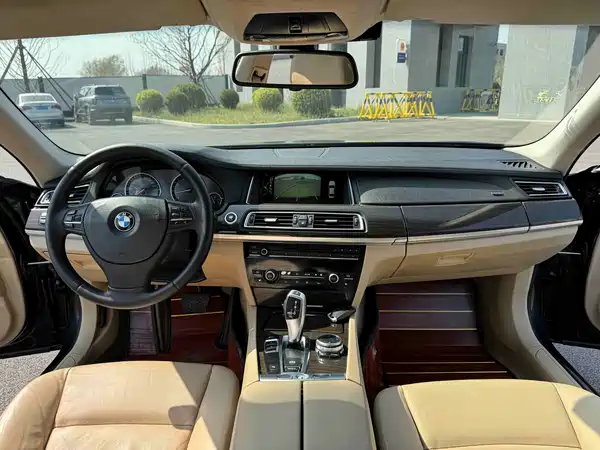 BMW 7 Series 2011