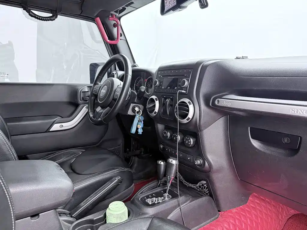 Jeep Wrangler 2014 — фото 8