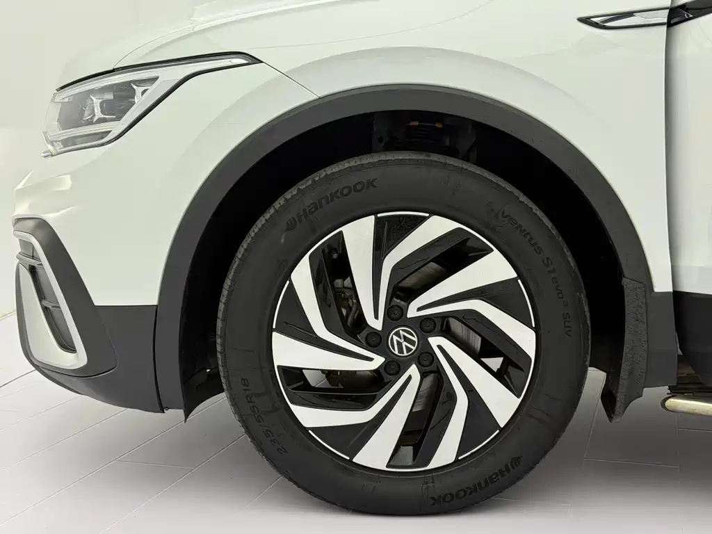 Volkswagen Tiguan L 2022 — фото 20
