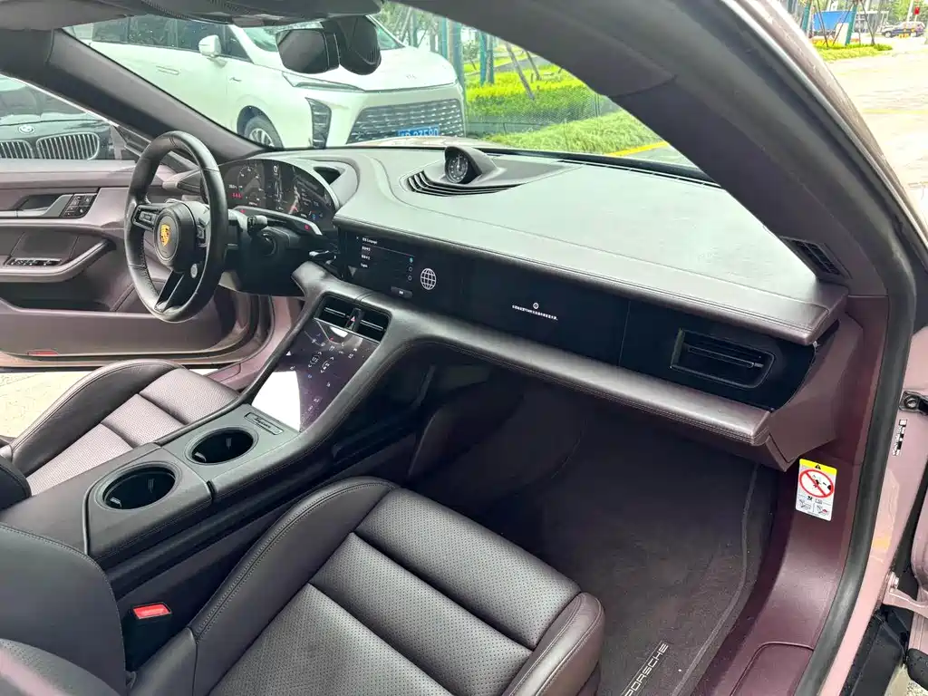 Porsche Taycan 2021
